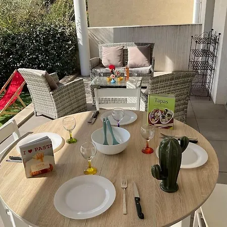 T2 Rez De Jardin Cosy דירה Saint-Raphaël