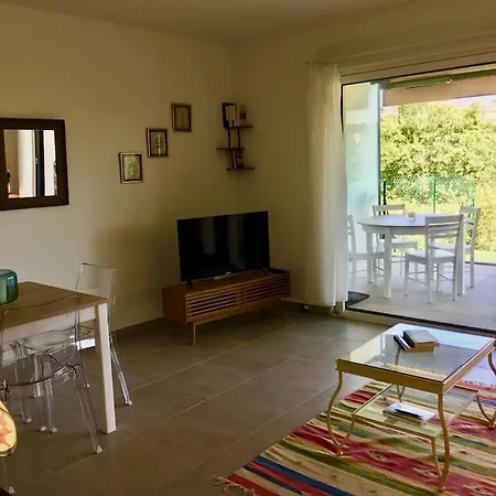 T2 Rez De Jardin Cosy דירה *